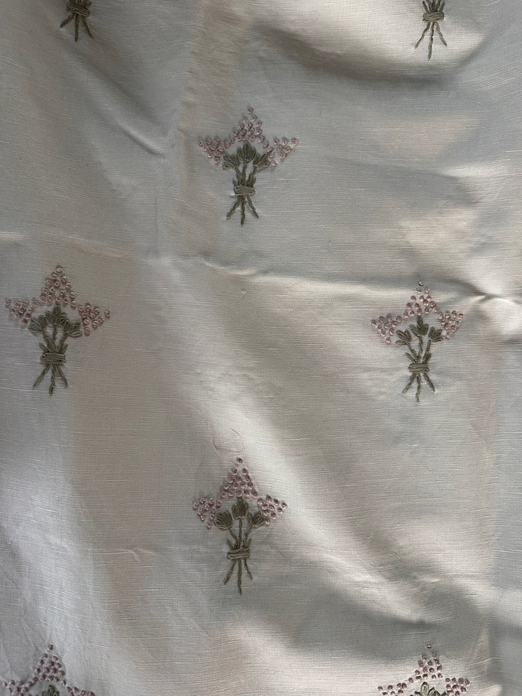 Chelsea Textiles · Wisteria · 2 yd