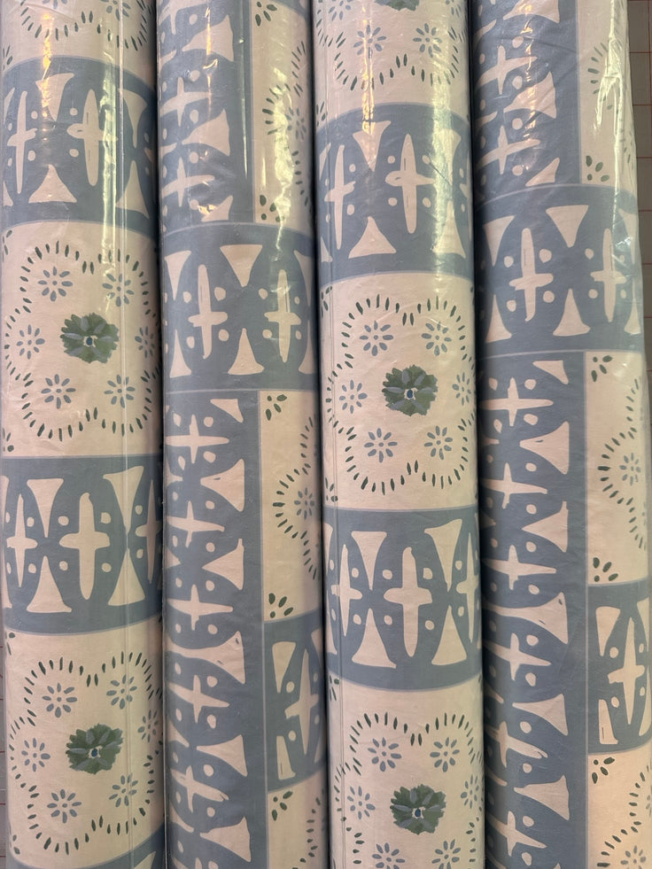 4 rolls, 3 Yards each