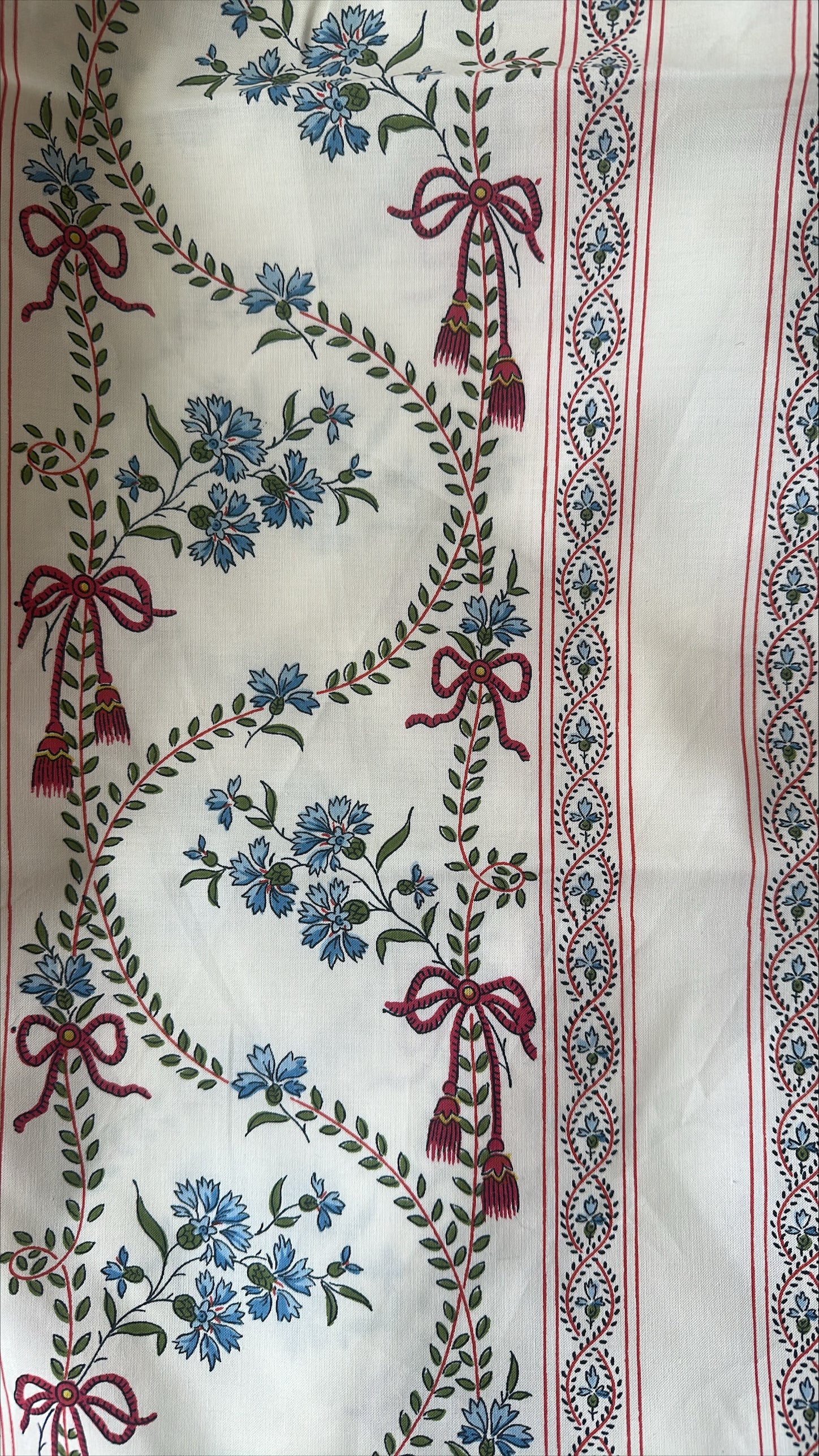 Pierre Frey · Braquenié · Les Bleuets · 1.66 yd