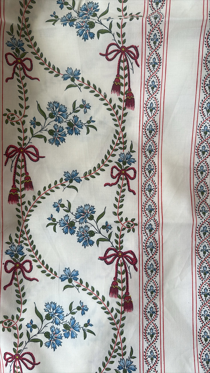 Pierre Frey · Braquenié · Les Bleuets · 1.66 yd